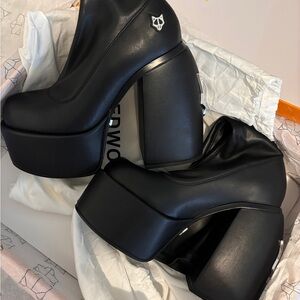 Boots Naked Wolfe. Completely new, they were never used